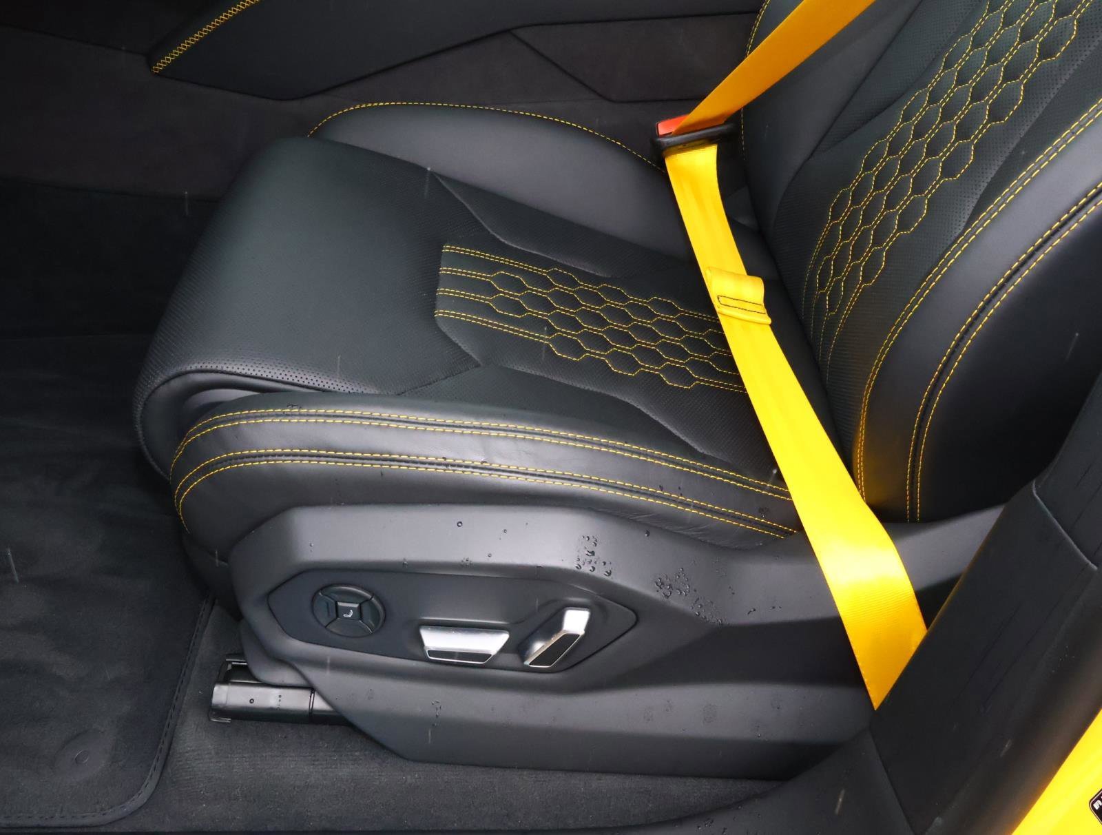 2025 Lamborghini Urus SE - Photo 13