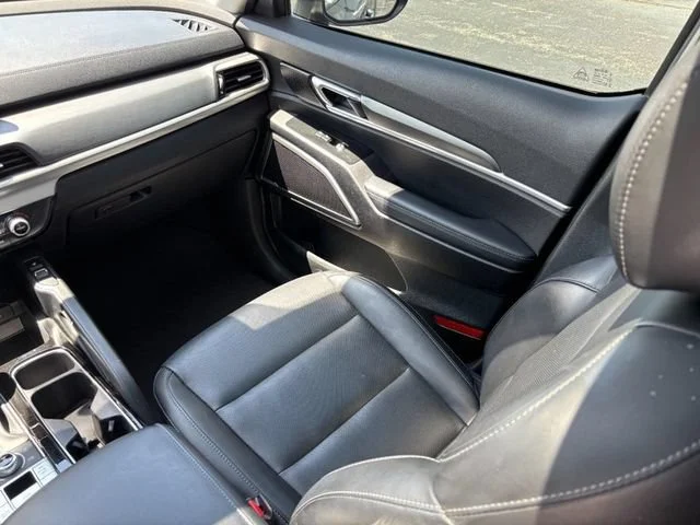 Used 2020 Black Kia S image 16