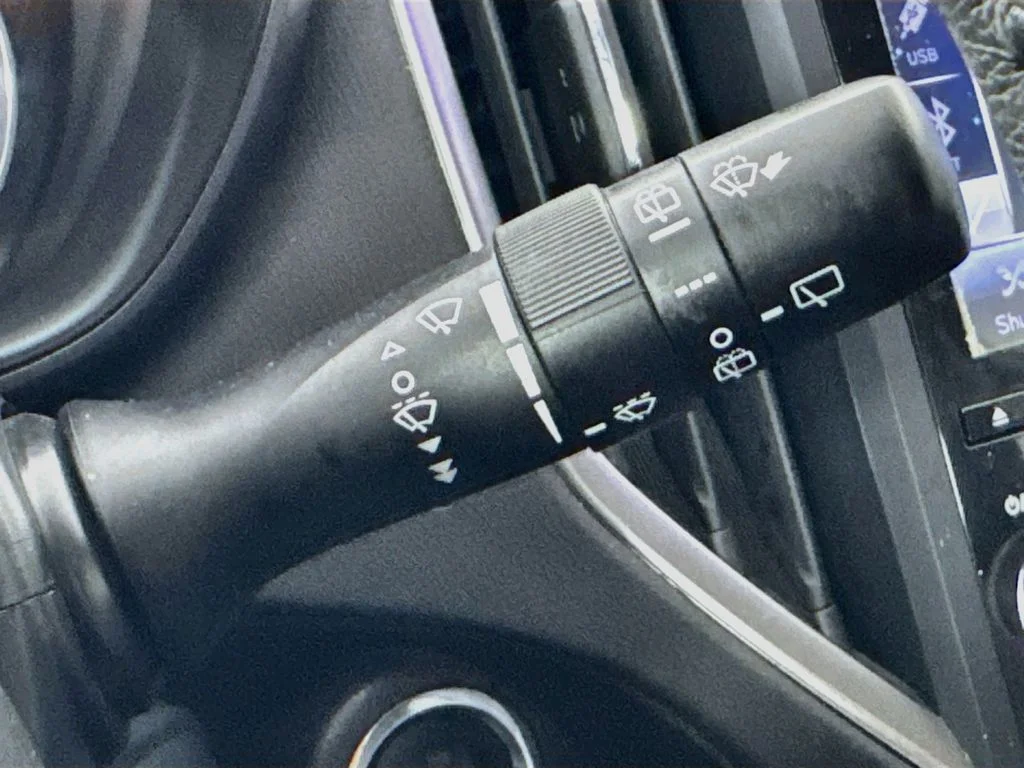 Used 2017 White Subaru 2.0i Limited image 13