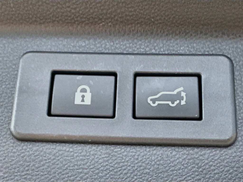 Used 2020 White Subaru Limited image 34
