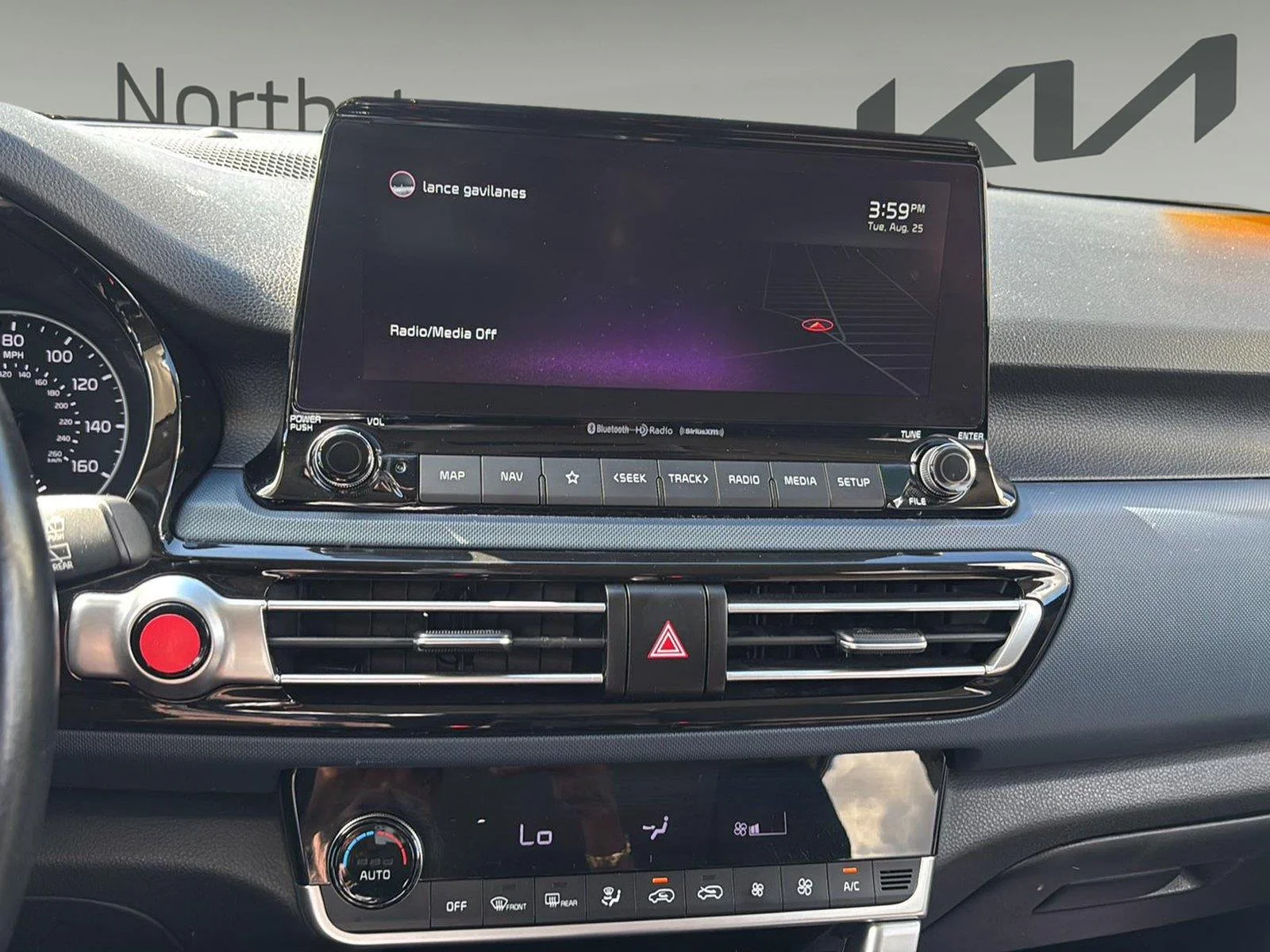 Used 2022 Clear White/Black Roof Kia Nightfall image 25