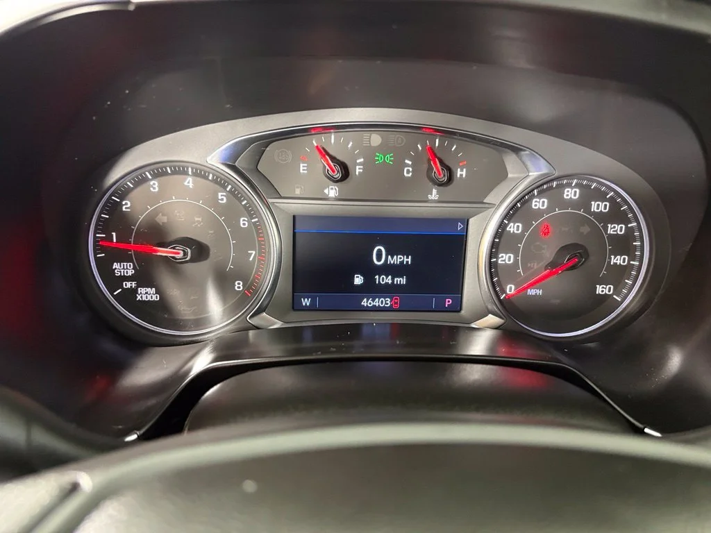 Used 2025 Summit White Chevrolet LT image 21