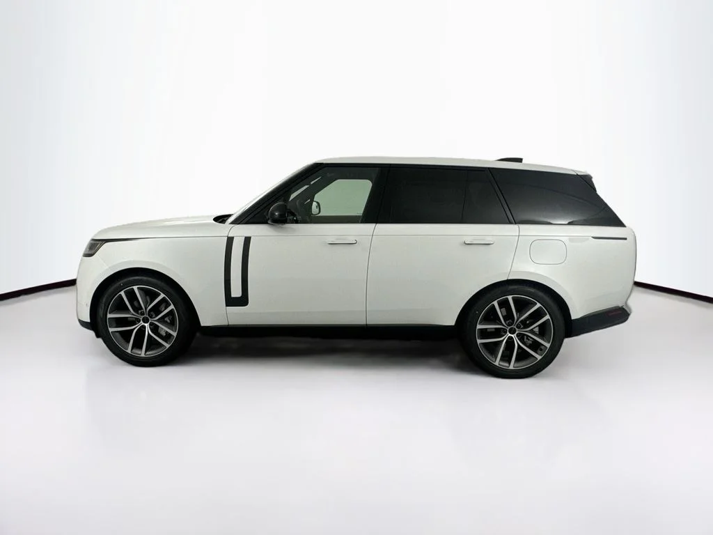 New 2026 Ostuni Pearl White Land Rover SE image 8