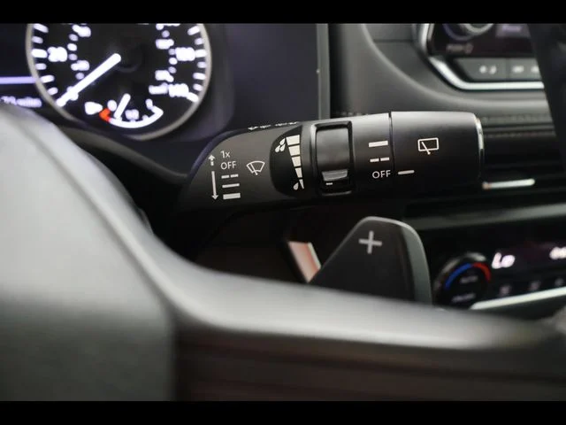 Used 2025 Beige/tan Nissan SV image 22