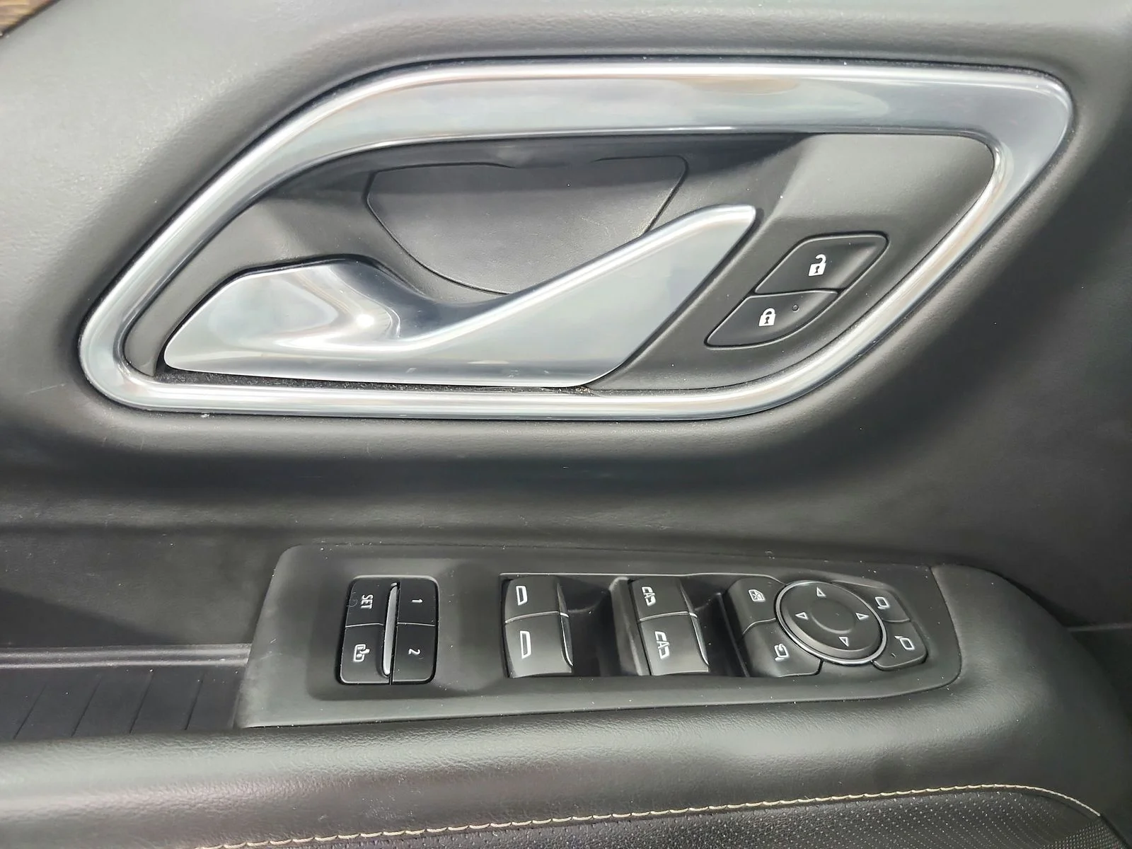 Used 2023 Silver Sage Metallic Chevrolet Premier image 36