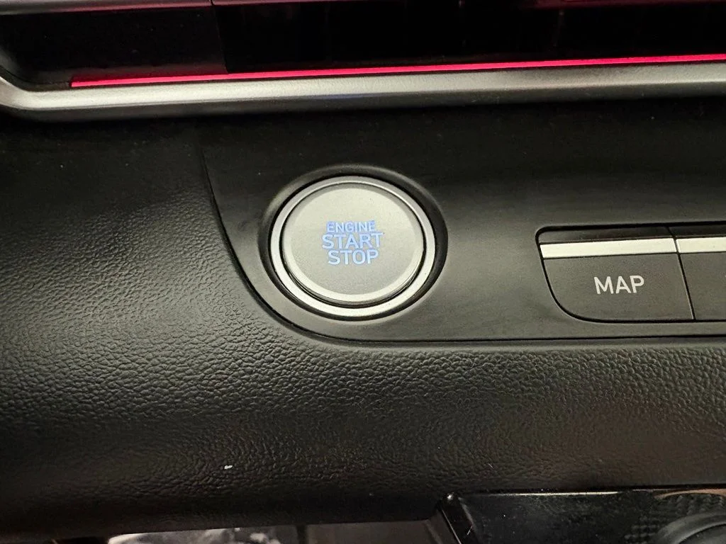Used 2024 Silver Hyundai SEL image 28