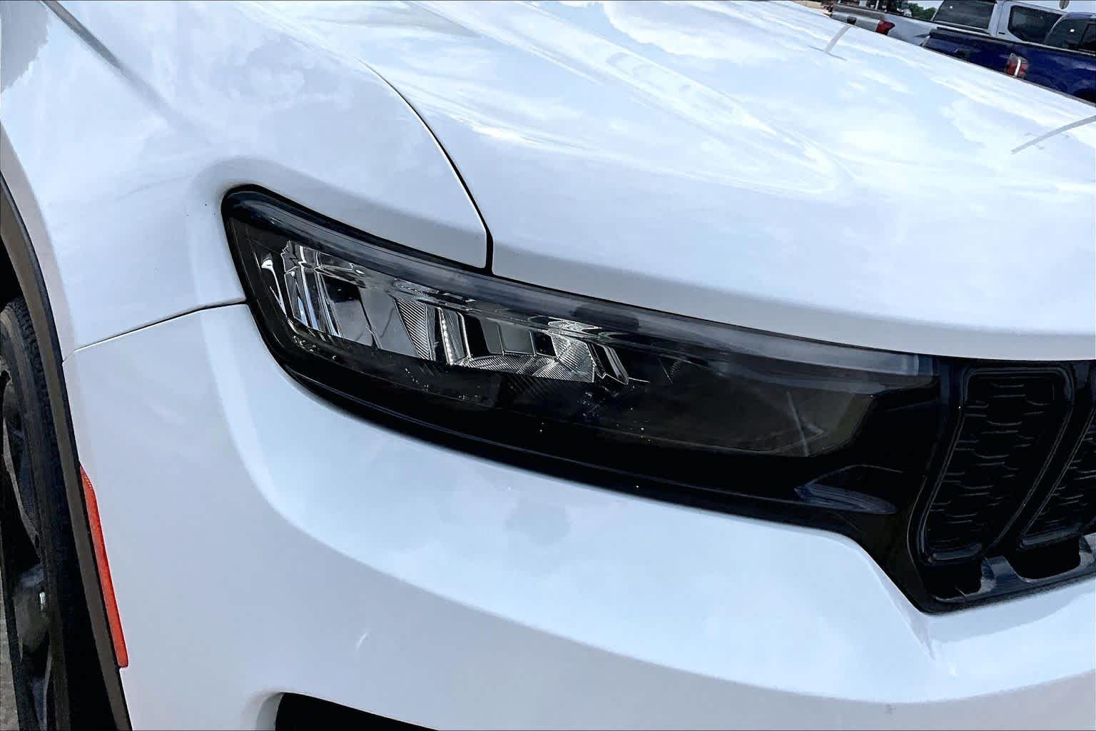 Used 2023 Bright White Clearcoat Jeep Altitude image 28