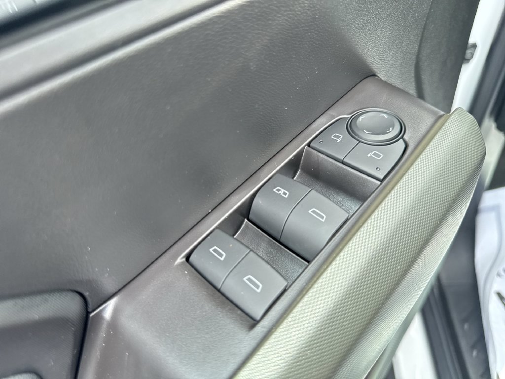 New 2026 Summit White GMC Elevation image 19