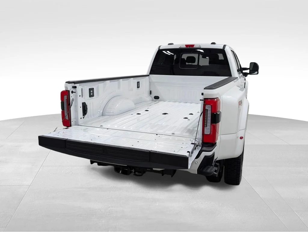 New 2026 Star White Metallic Tri-Coat Ford F-450® Platinum® image 25