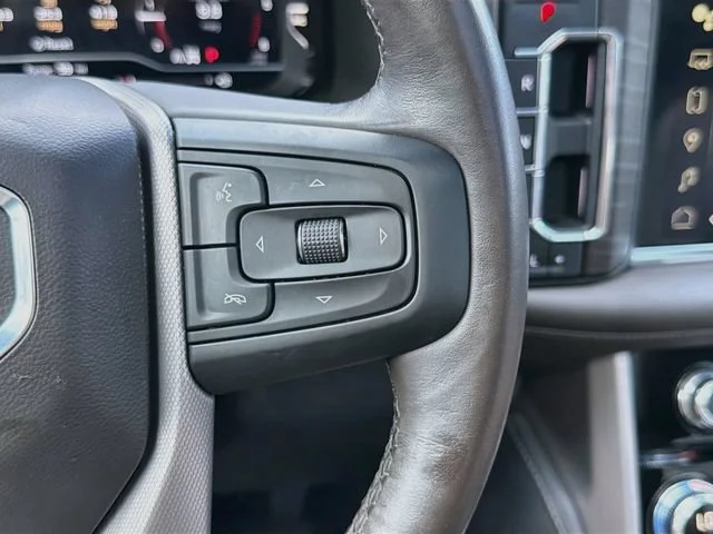 Used 2022 White Frost Tricoat GMC Denali image 40