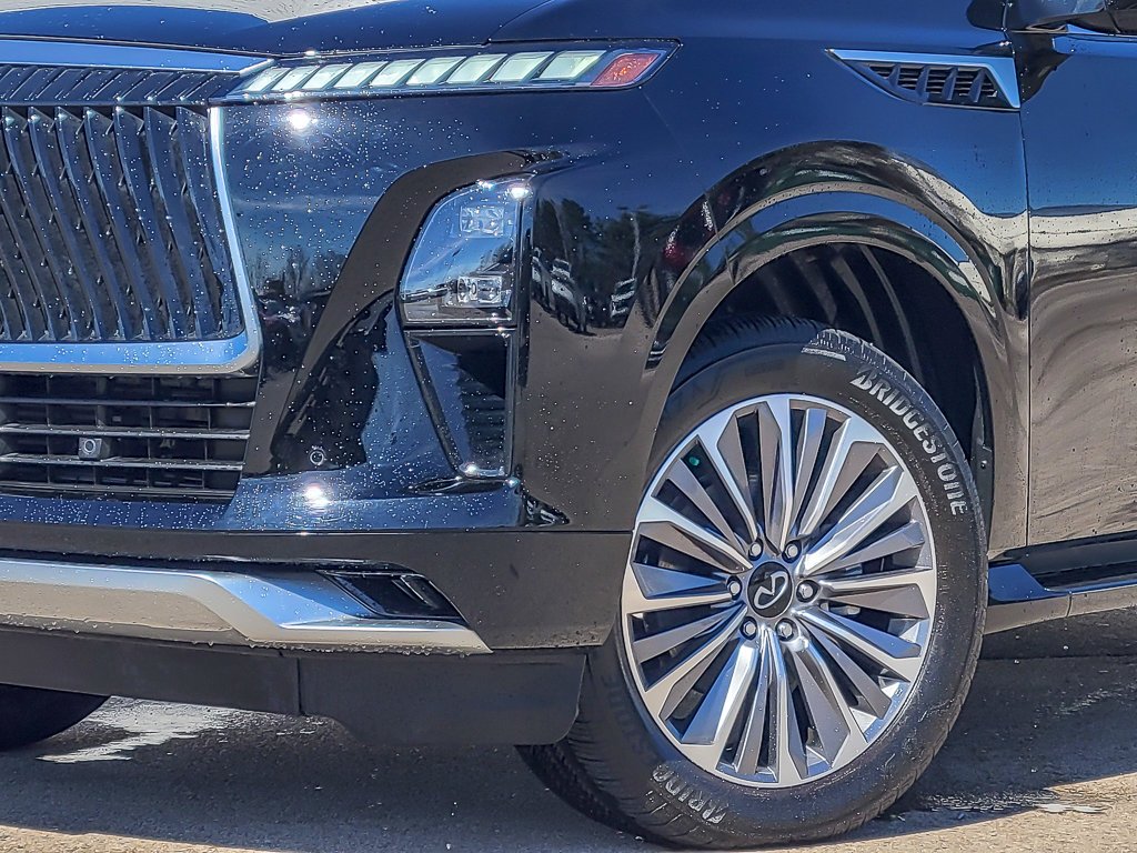 Used 2025 Black Obsidian INFINITI LUXE image 3