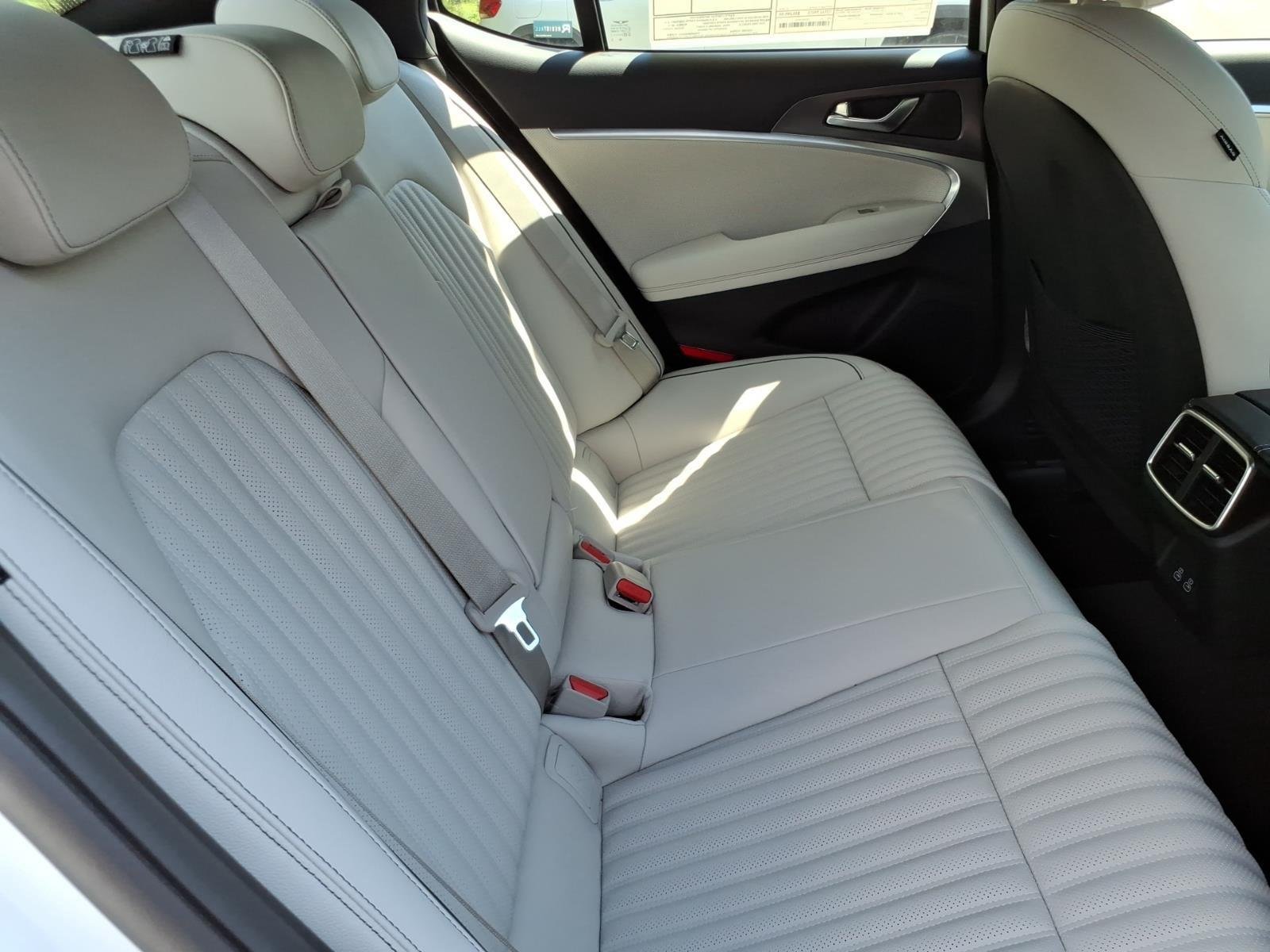 New 2026 Alta White Genesis 3.3T SPORT PRESTIGE image 28