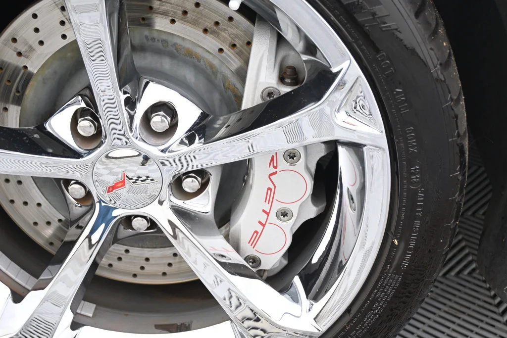 Used 2011 ARCTIC WHITE Chevrolet Z16 Grand Sport w/3LT image 24