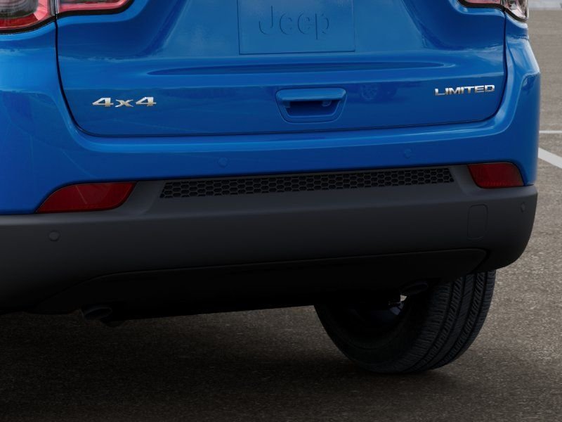 New 2026 Hydro Blue Pearl-Coat Exterior Paint Jeep Limited image 13