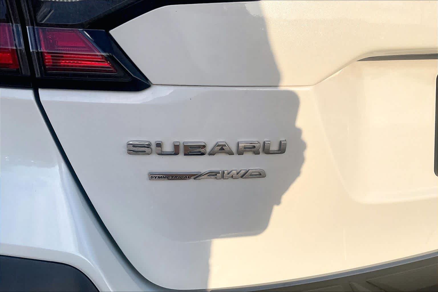 Used 2021 Crystal White Pearl Subaru Limited image 30