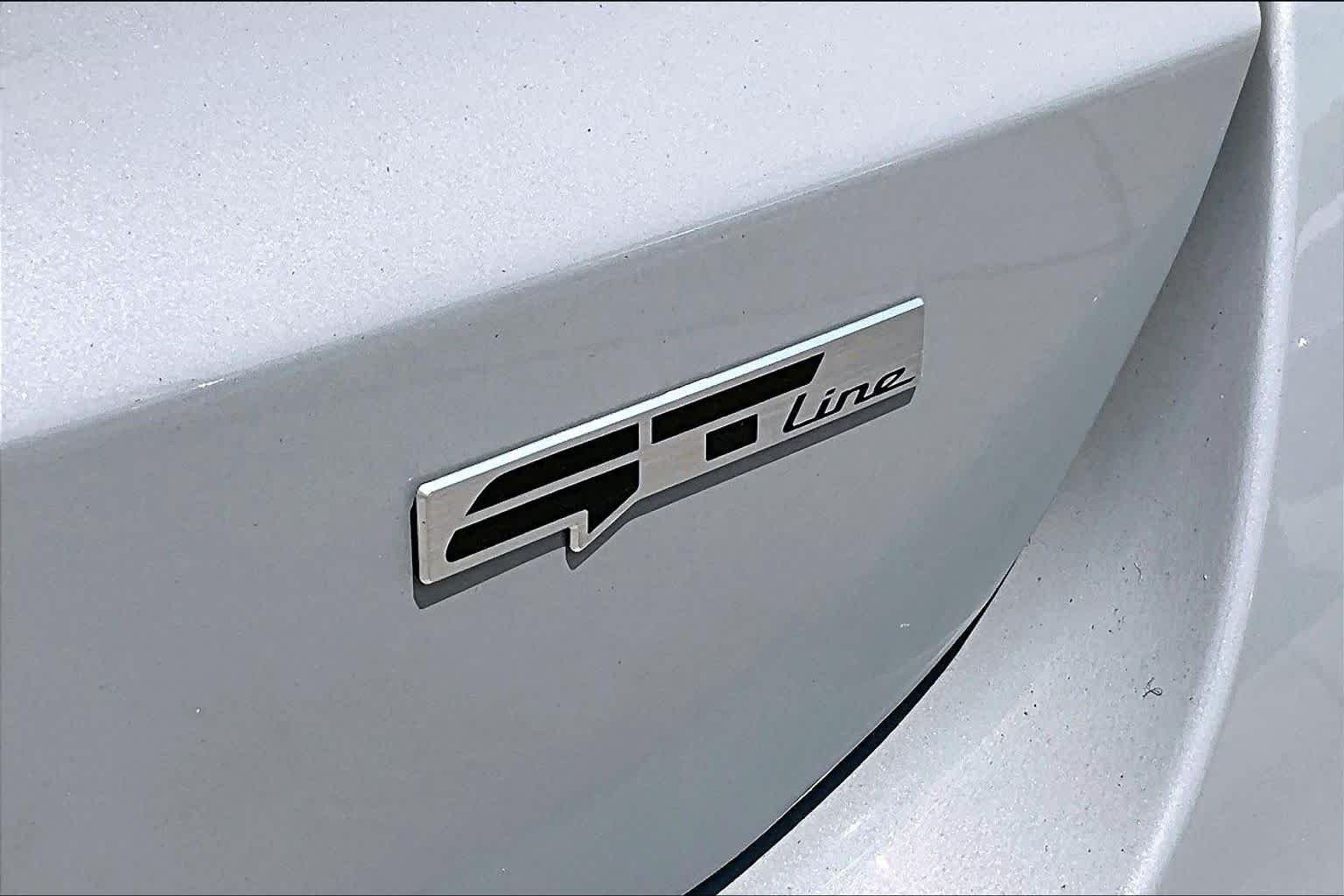 Used 2024 Wolf Gray Kia GT-Line image 10