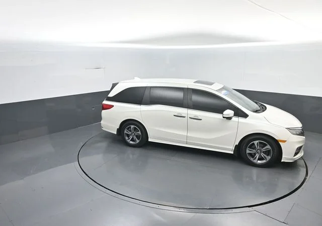 Certified Used 2018 Diamond White Honda Touring image 23