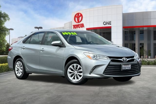 Used 2017 Toyota Camry LE with VIN 4T1BF1FK0HU387929 for sale in Oakland, CA