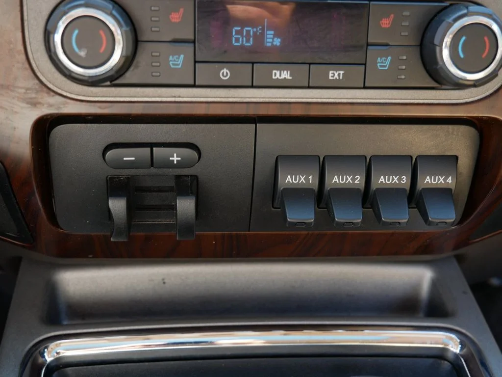 Used 2012 White Ford Lariat image 26