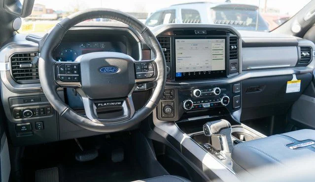 2025 Ford F-150 Platinum - Photo 12