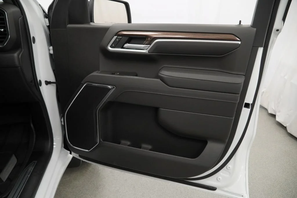 New 2026 Summit White Chevrolet LT image 27