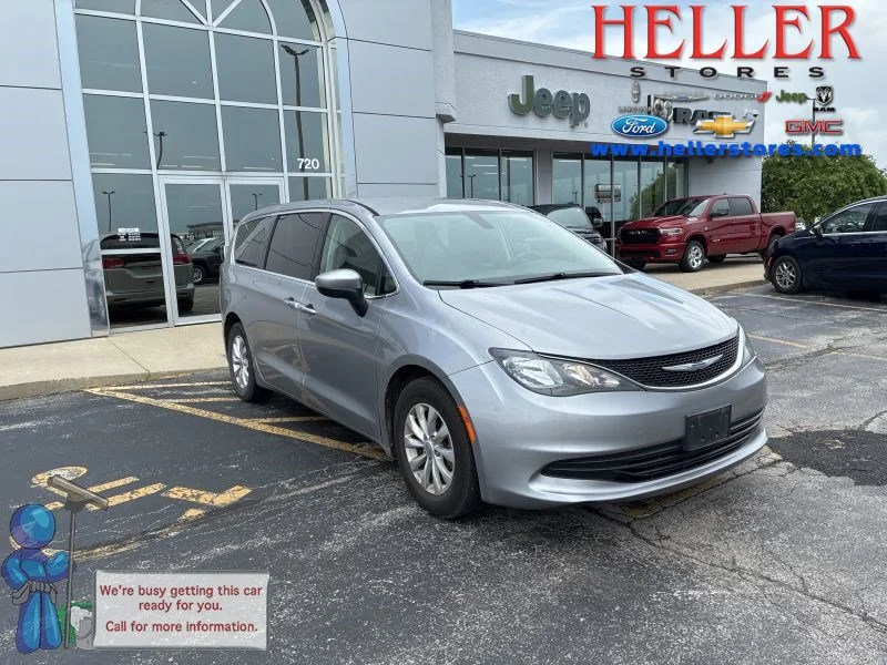 Used 2017 Billet Silver Metallic Clearcoat Chrysler Touring image 1