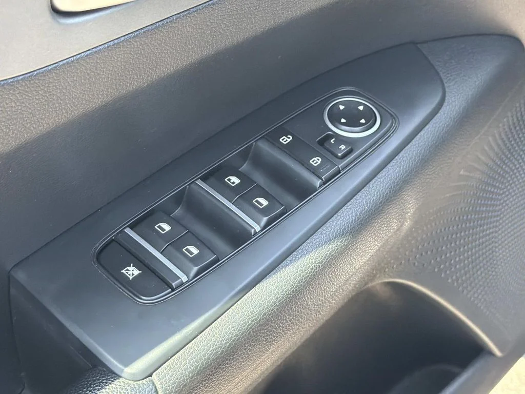 Used 2021 AURORA BLACK Kia LXS image 17