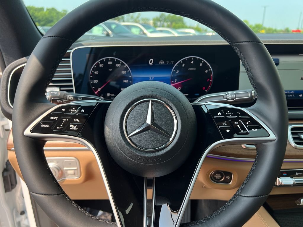 New 2026 MANUFAKTUR Moonlight White Metallic Mercedes-Benz GLE 350 image 18