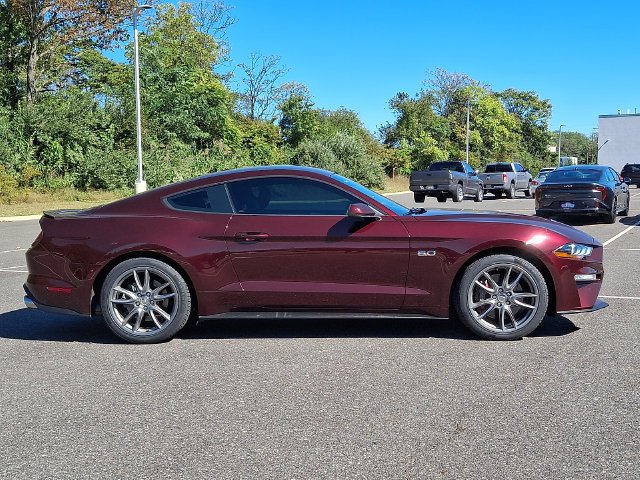 Used 2018 Red Ford GT Premium image 8