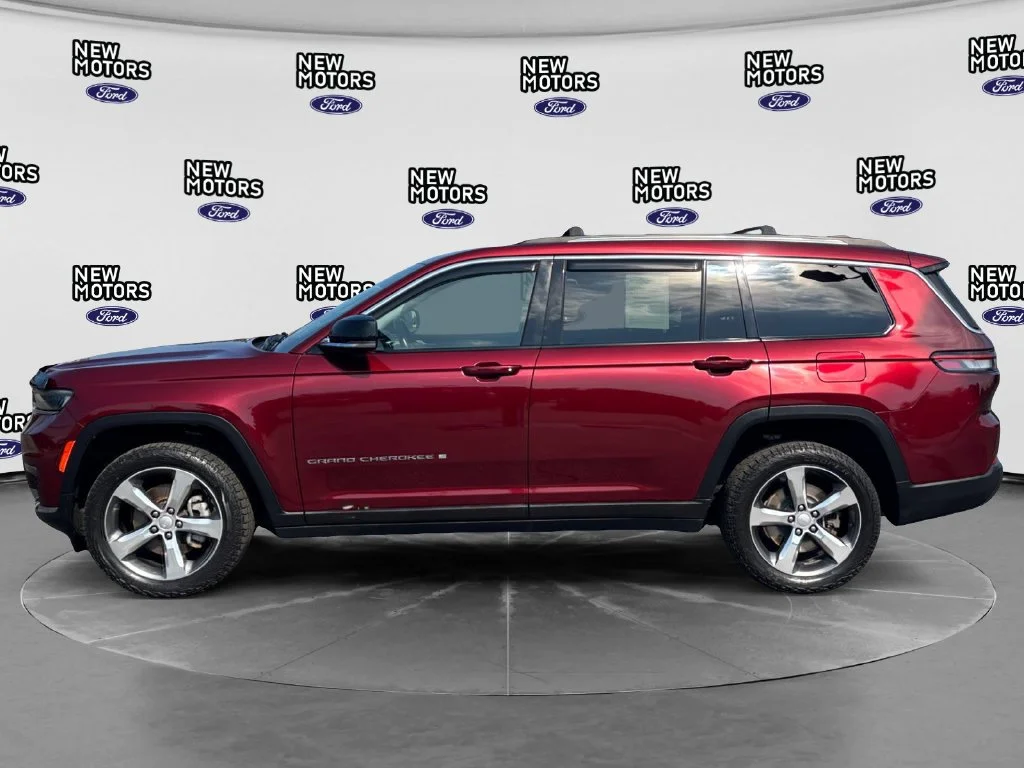 Used 2021 Velvet Jeep Limited image 2