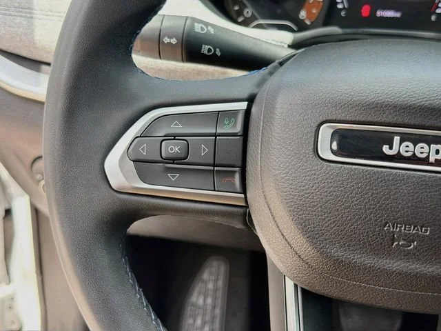 Used 2022 Bright White Clearcoat Jeep Latitude image 33