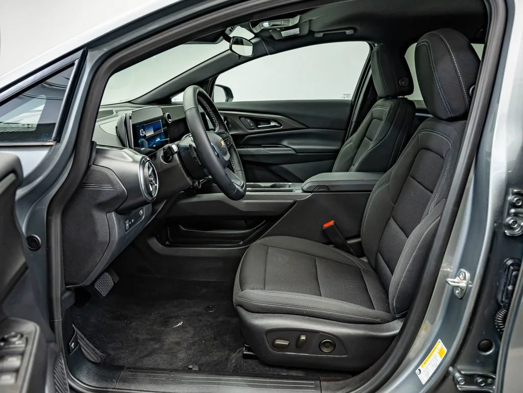 Used 2025 Sterling Gray Metallic Chevrolet LT image 30