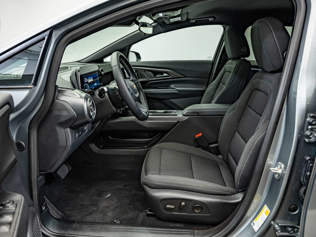 Used 2025 Sterling Gray Metallic Chevrolet LT image 30