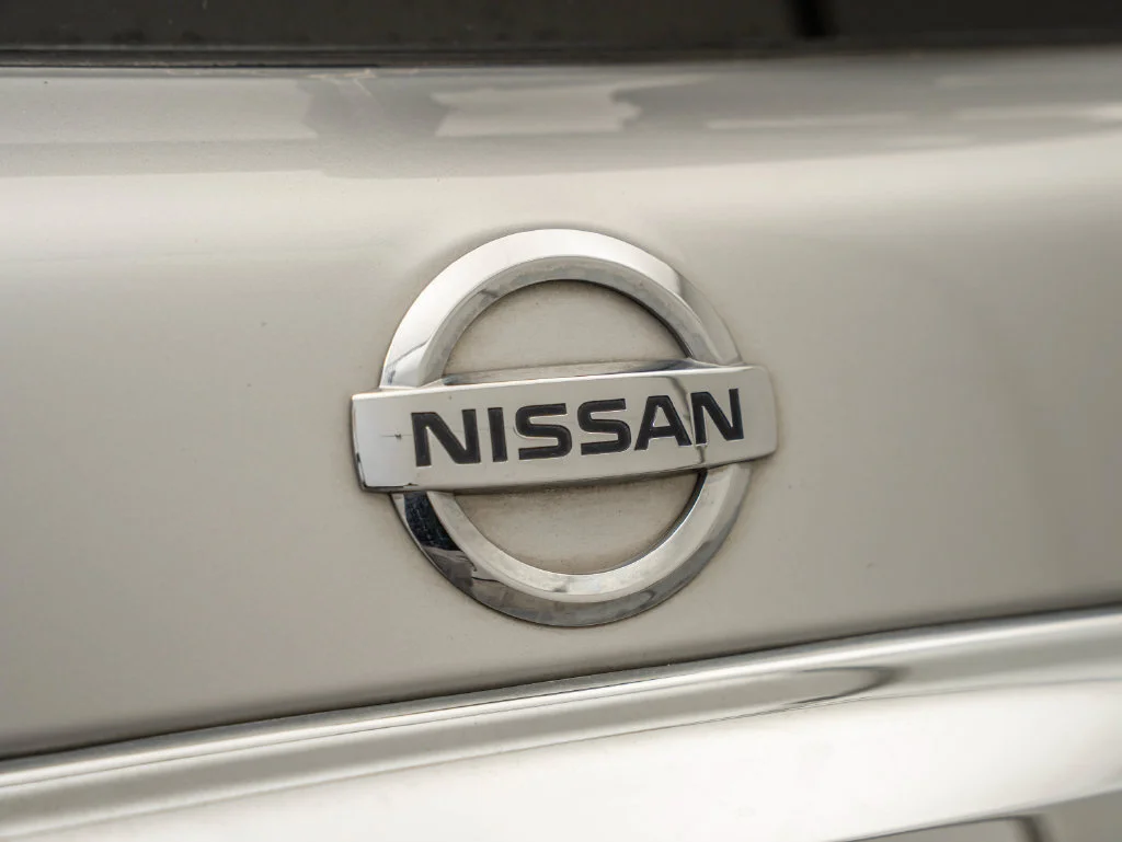 Used 2020 Brilliant Silver Metallic Nissan SL image 16