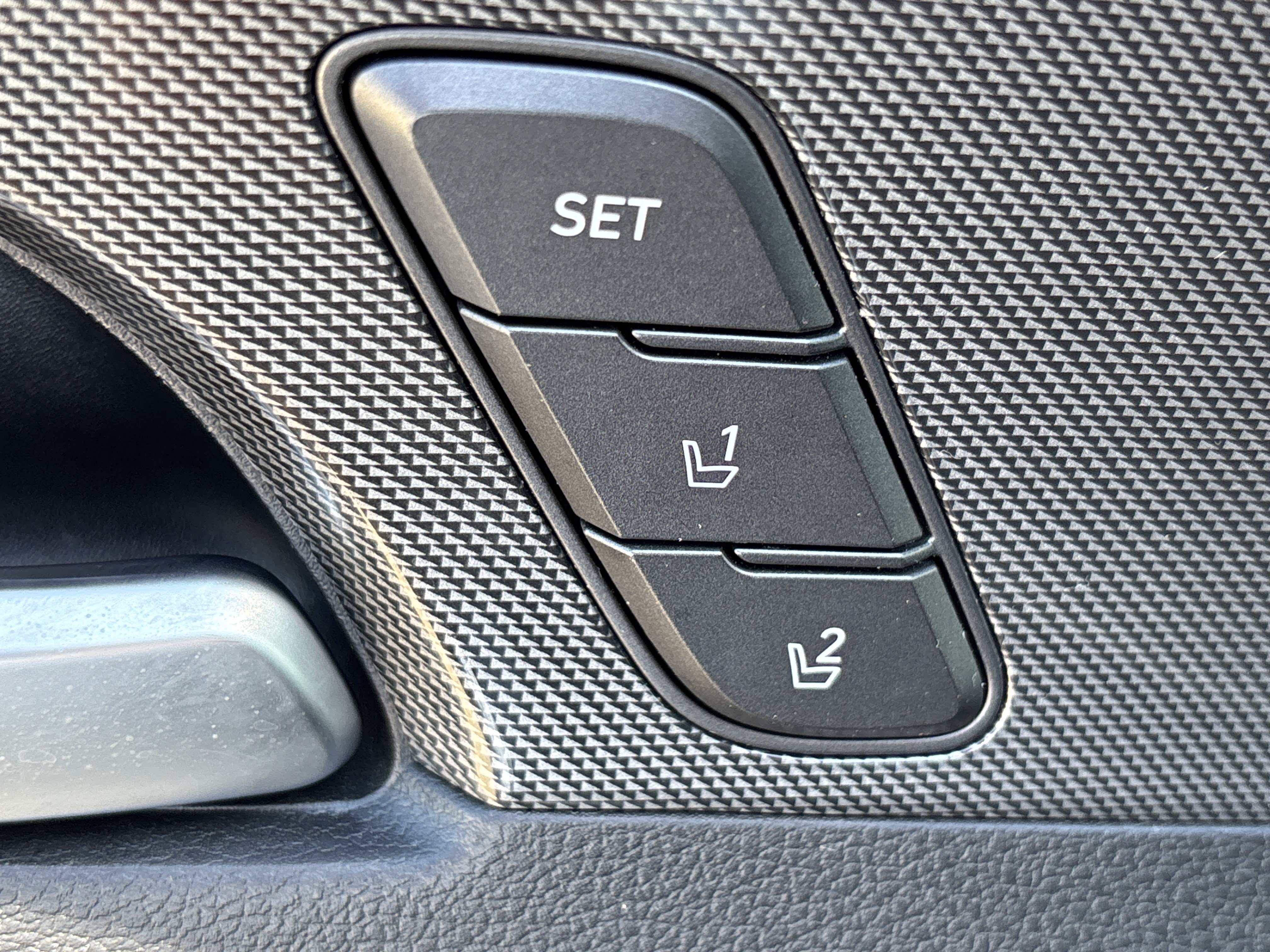 2023 Hyundai Santa Fe Limited - Photo 23