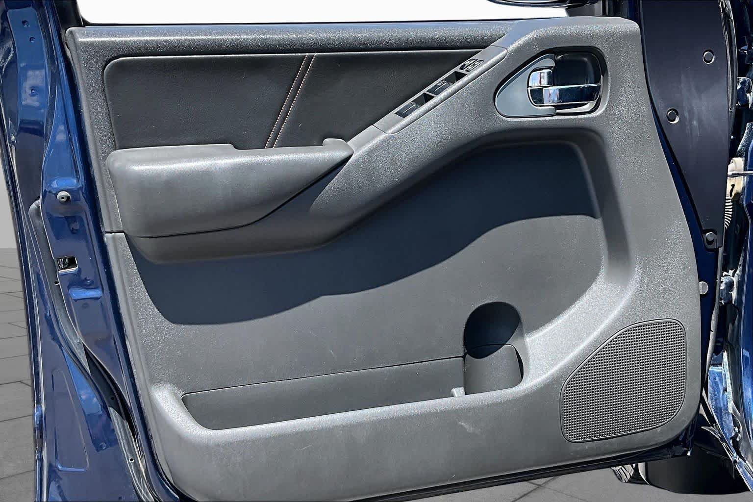 Used 2011 Navy Blue Nissan PRO-4X image 21