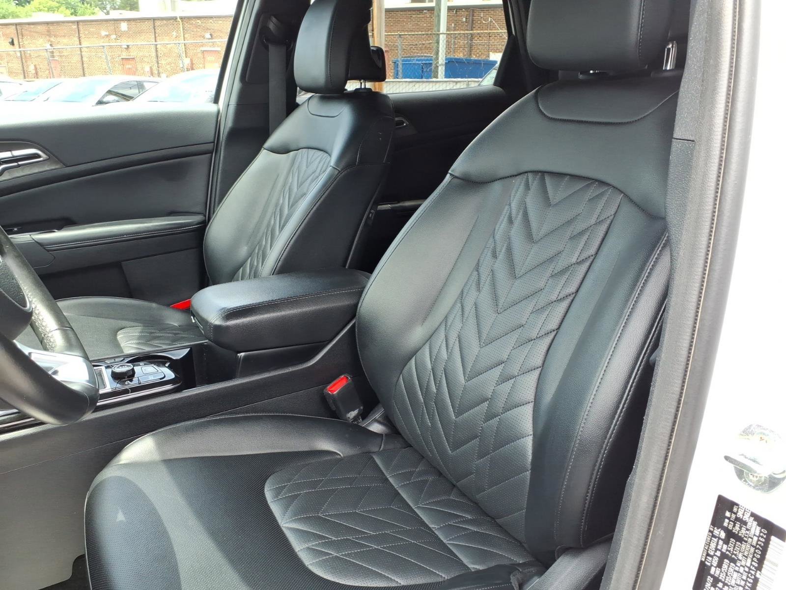 Used 2023 Glacial White Pearl Kia X-Line image 14