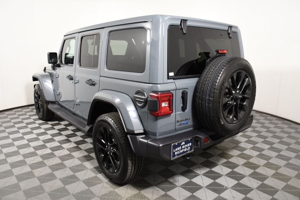 Used 2025 Anvil Clearcoat Jeep Sahara 4xe image 4