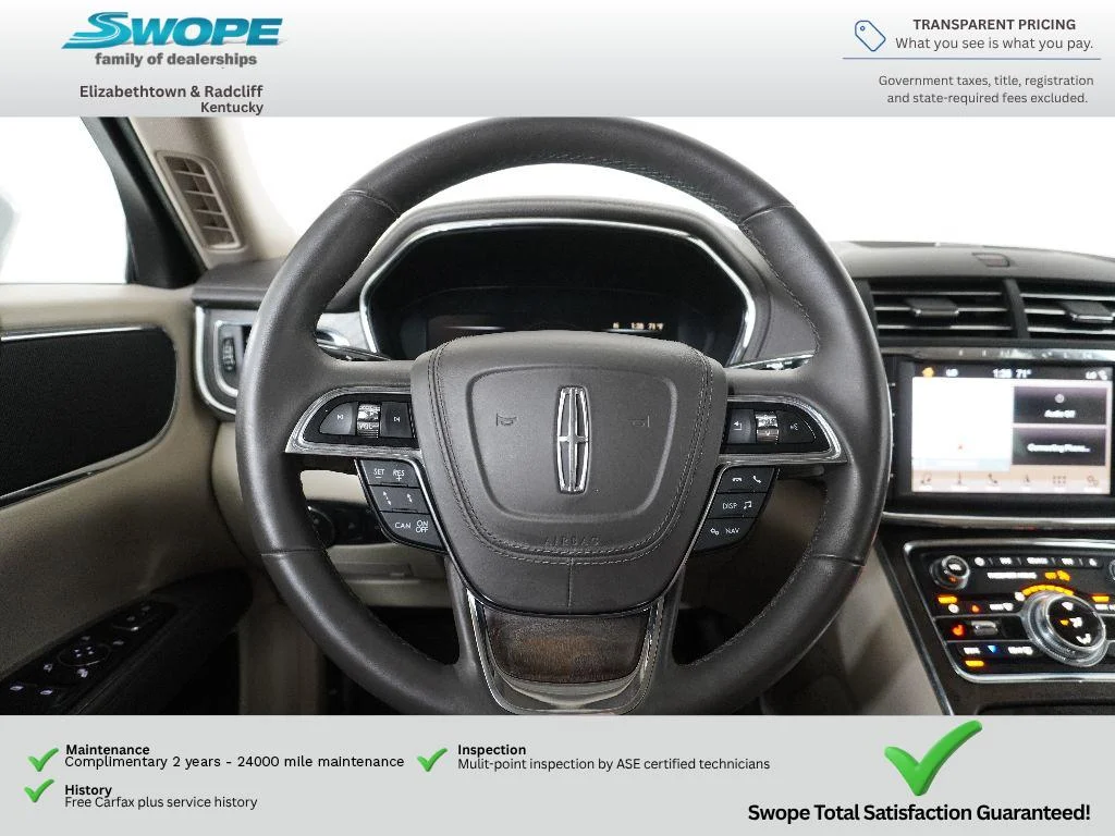 Used 2017 White Platinum Tri-Coat Lincoln Select image 17