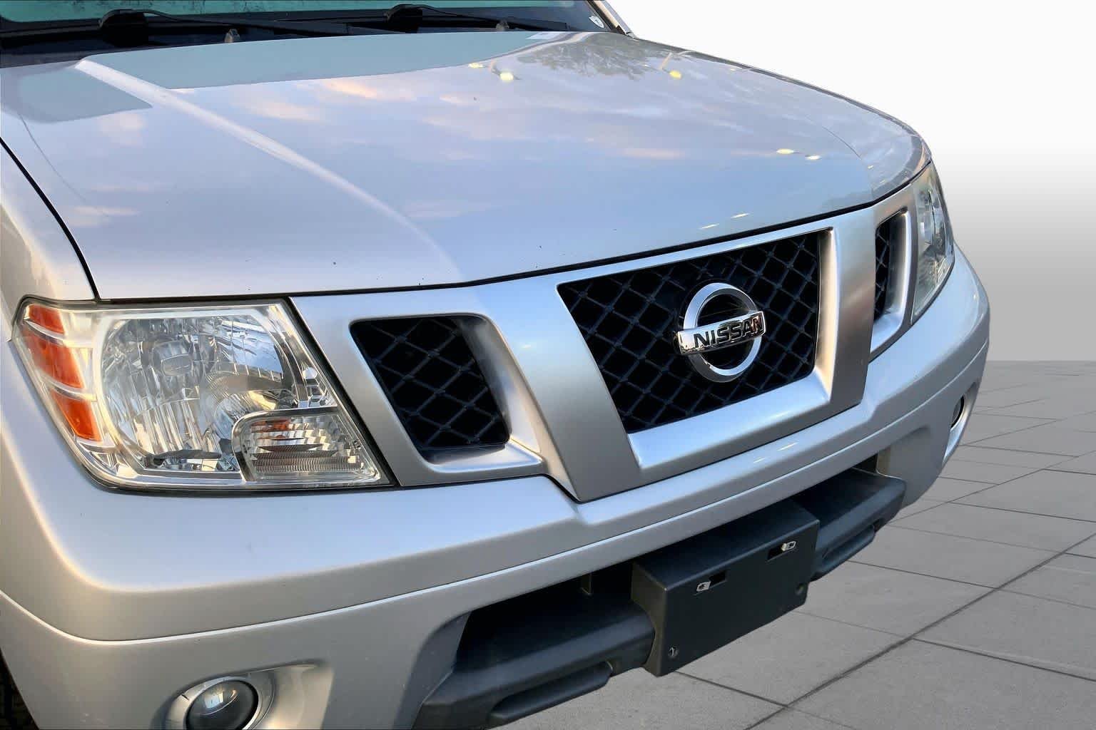 Used 2017 Brilliant Silver Nissan Desert Runner image 26