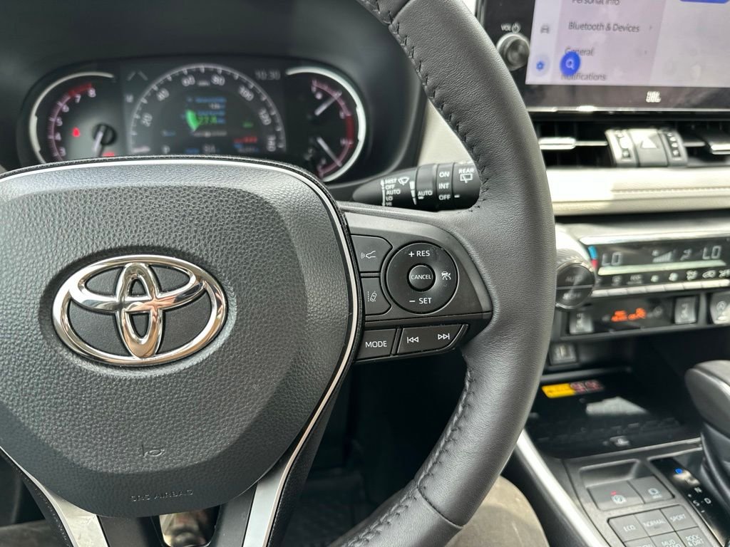 Used 2023 Black Toyota XLE Premium image 28