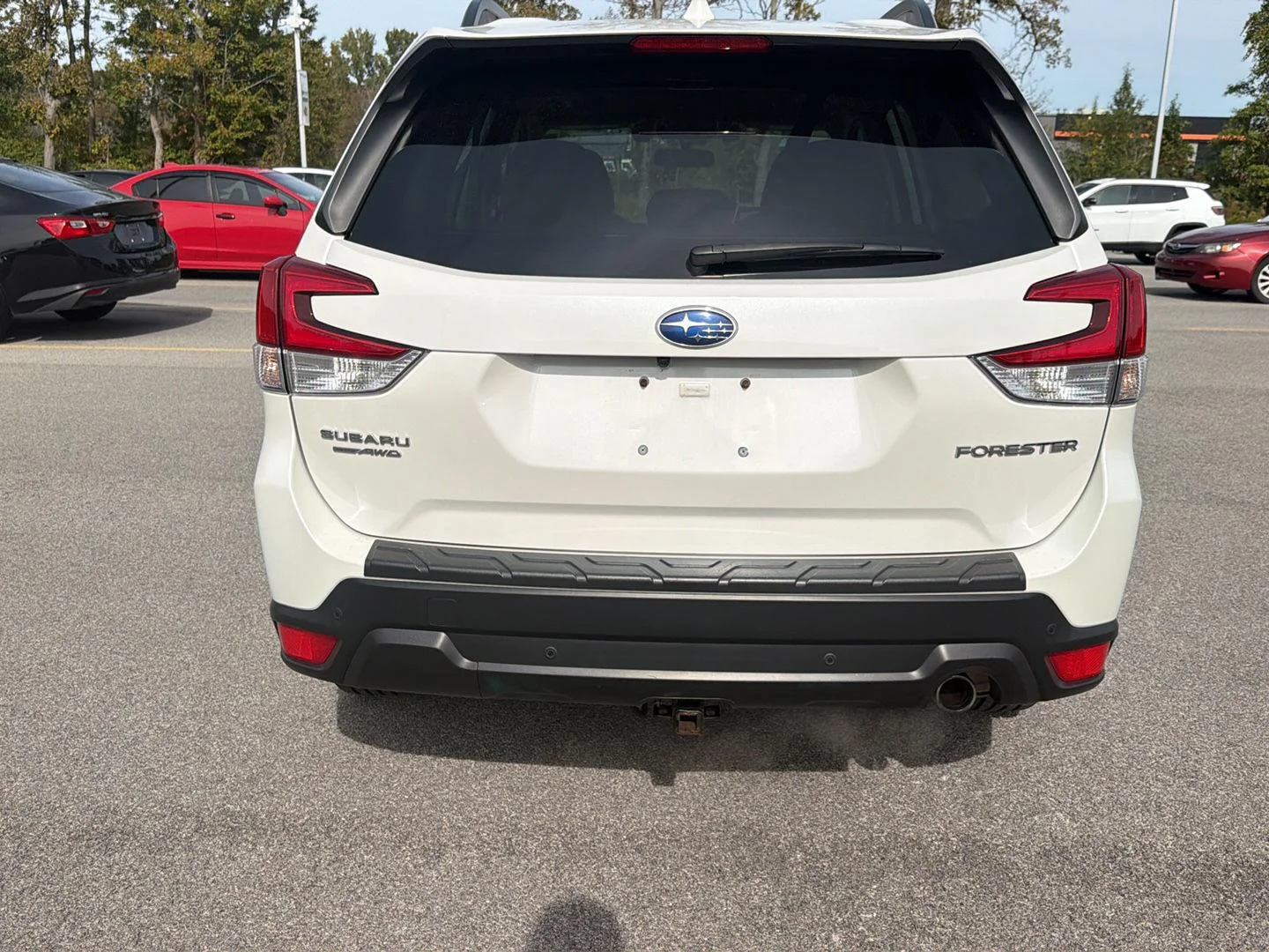 Used 2021 Crystal White Pearl Subaru Limited image 4