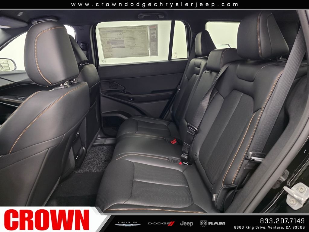 New 2026 Diamond Black Crystal Pearl-Coat Exterior Paint Jeep  image 12