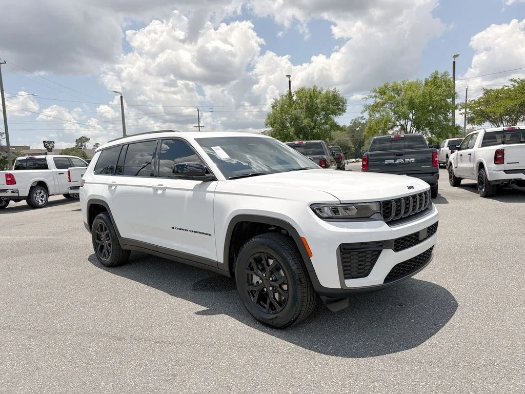 New 2026 Bright White Clear-Coat Exterior Paint Jeep Laredo image 1