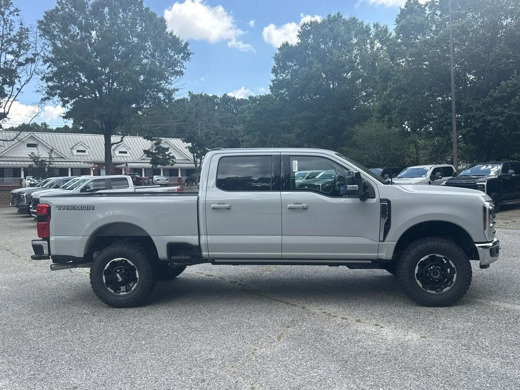 New 2026 Avalanche Ford Lariat image 8