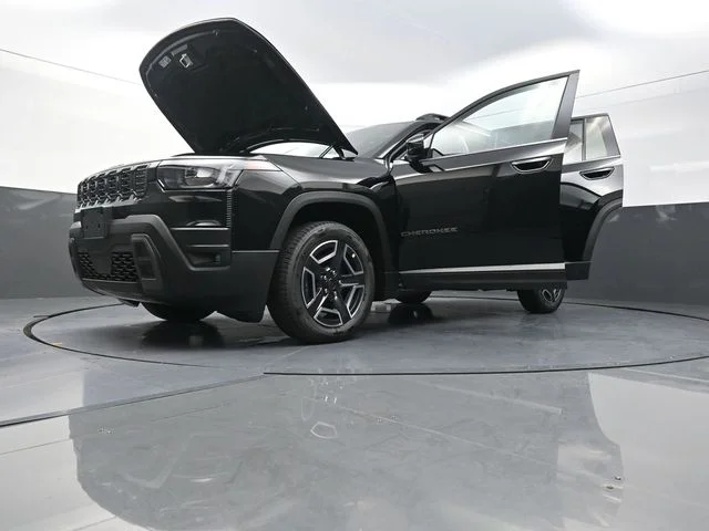 New 2026 Diamond Black Crystal Pearl-Coat Exterior Paint Jeep Laredo image 31