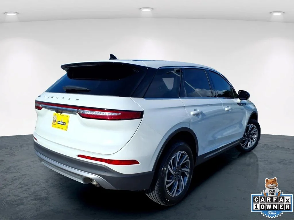Used 2023 White Lincoln Standard image 8