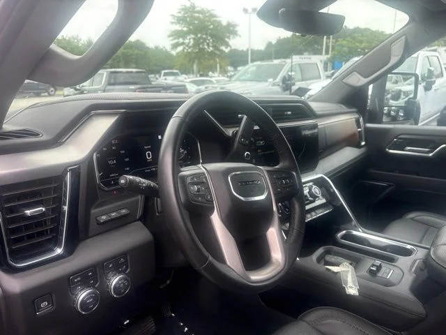 Used 2025 Black GMC Denali image 17