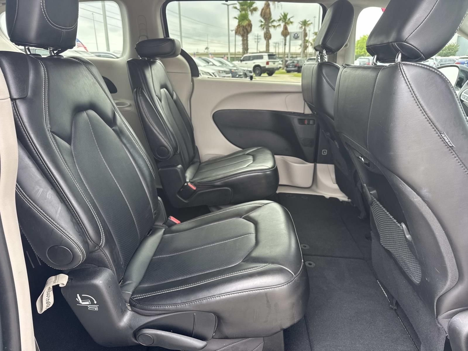 Used 2024 Silver Chrysler Touring L image 11