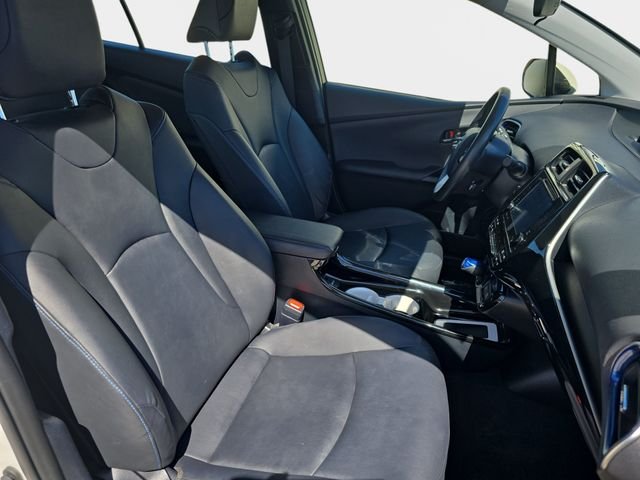 Used 2016 White Toyota Three Touring image 12